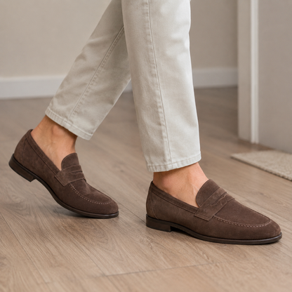Mocassins de Homem com Acabamento Aveludado e Design Clássico