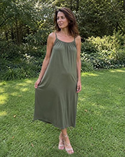 Vestido Midi Fluido de Alças