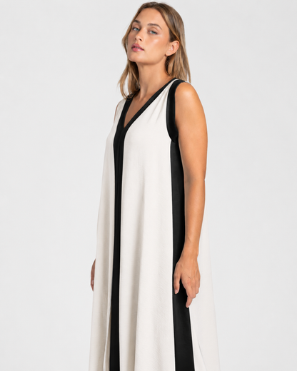 Vestido Comprido com Painéis em Contraste