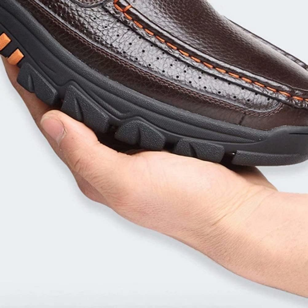 Mocassins casuais em pele