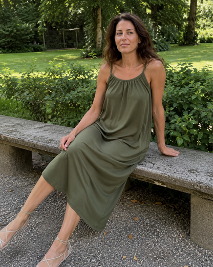Vestido Midi Fluido de Alças