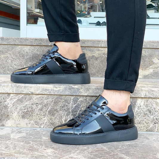 Sapatilhas de Couro com Sola Grossa e um Design Urbano Elegante