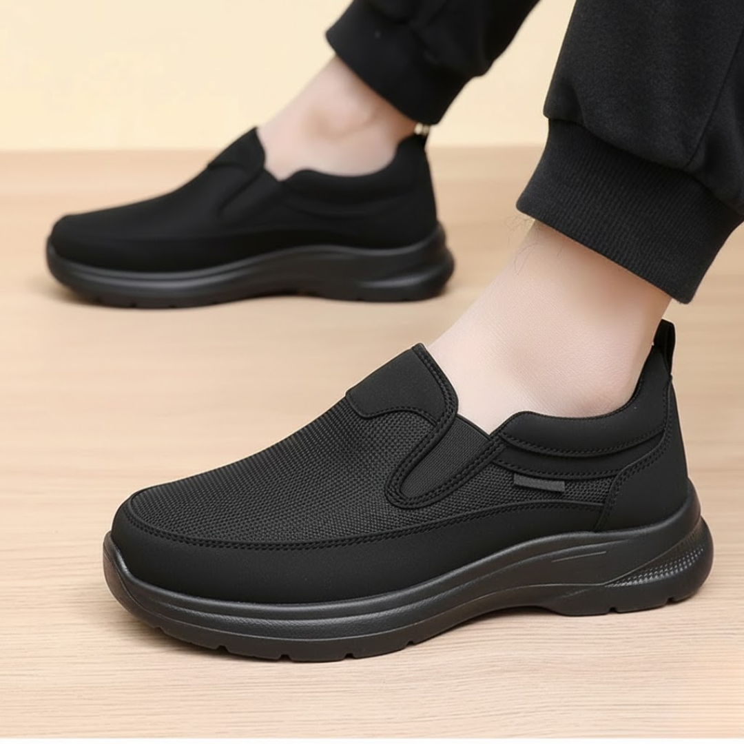 Calçado desportivo com suporte ergonómico para uso doméstico.