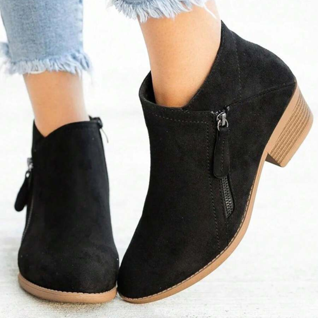 Botas de Cano Médio com Fecho de Correr Lateral