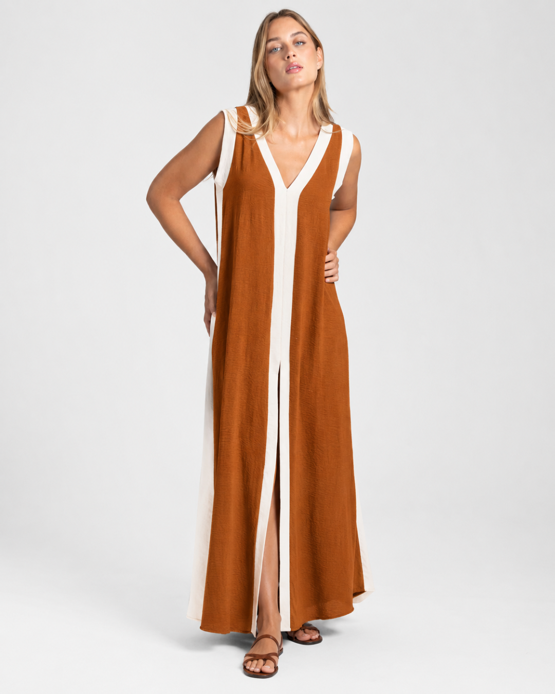 Vestido Comprido com Painéis em Contraste