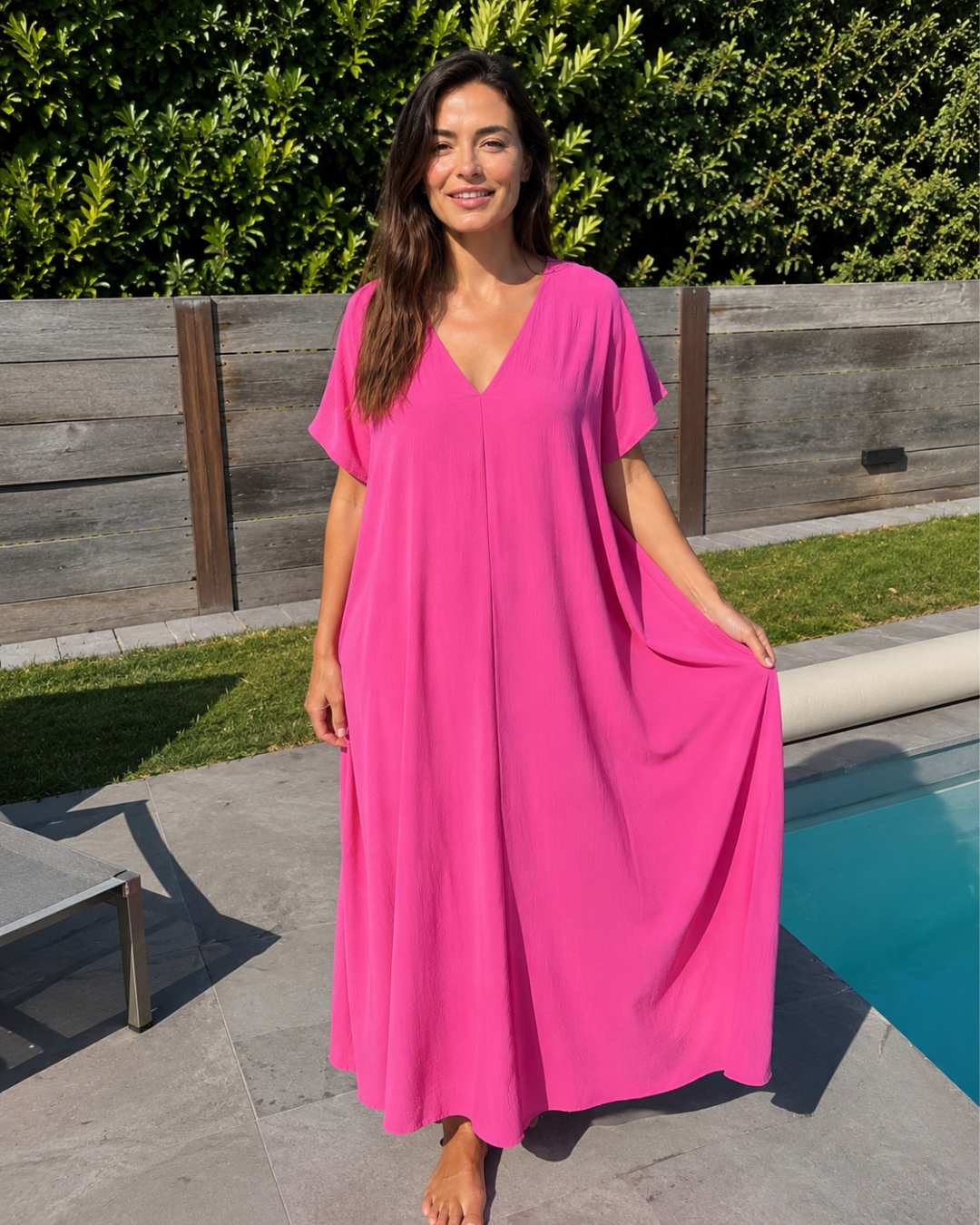 Vestido Comprido Fluido de Corte Amplo e Decote em V