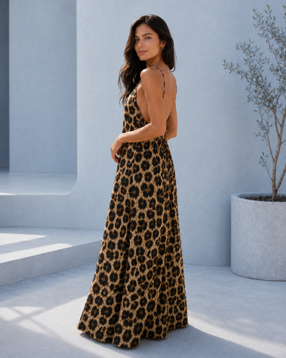Vestido comprido com estampado animal e alças finas