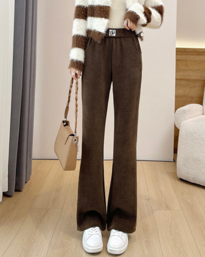 Calças às riscas com forro polar de perna larga