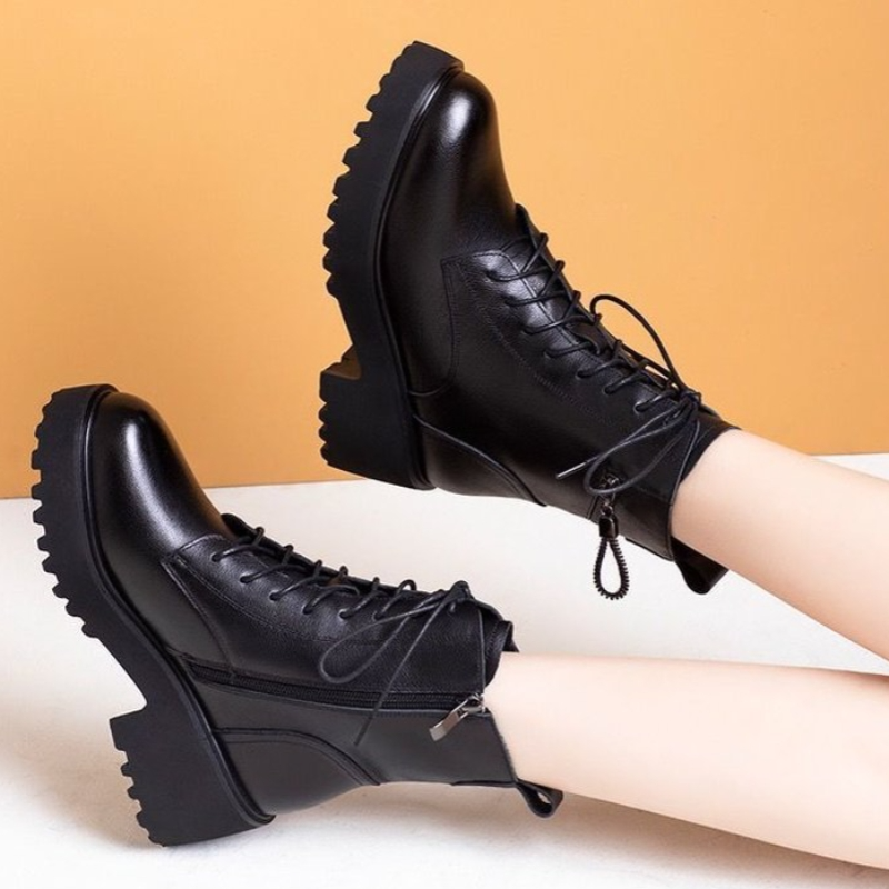 Botins em Pele Elegantes e Resistentes