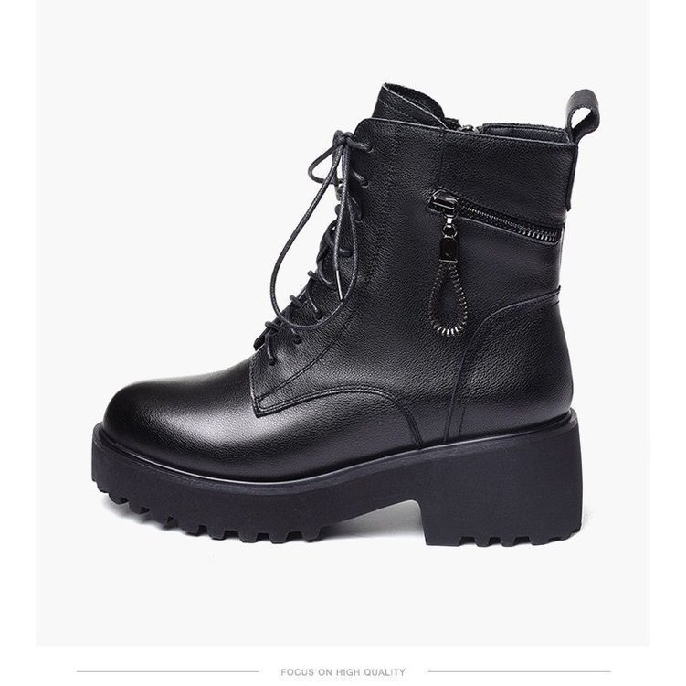 Botins em Pele Elegantes e Resistentes